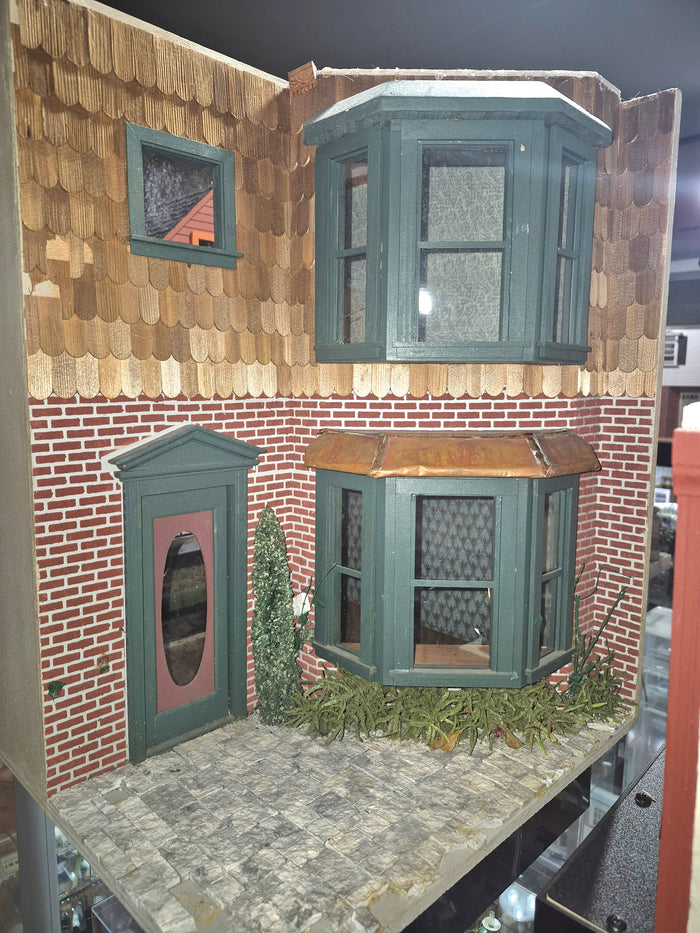 2 Story Apartment with Large Bay Windows *As-Is*