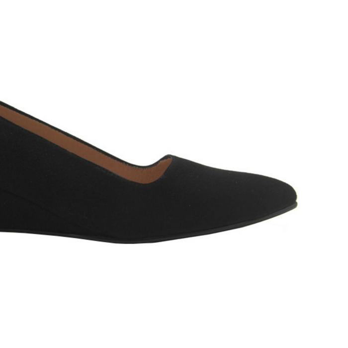 close up of the toe box - black suede pointed toe