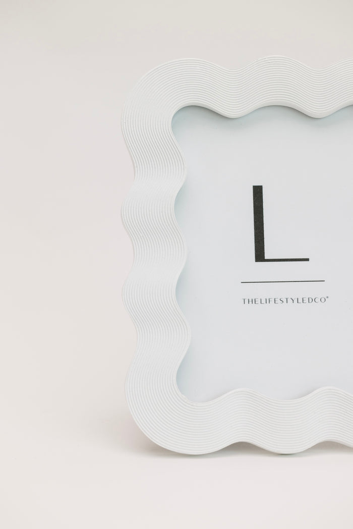 Gwenyth Wavy Frame - White