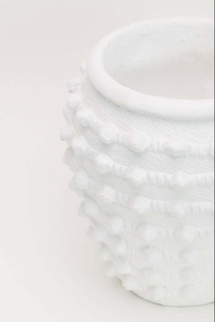 Inaya Textured Planter