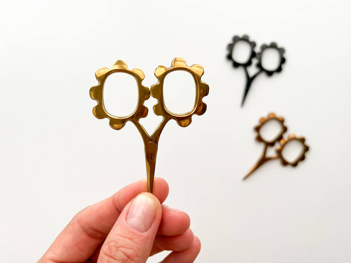 Small flower scissors, tiny needlecraft scissors