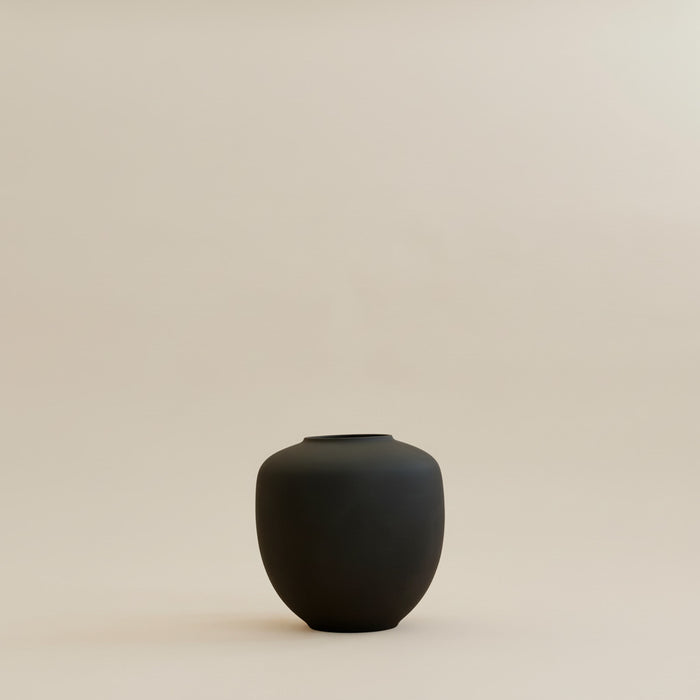 Sunao Vase, Medio - Black