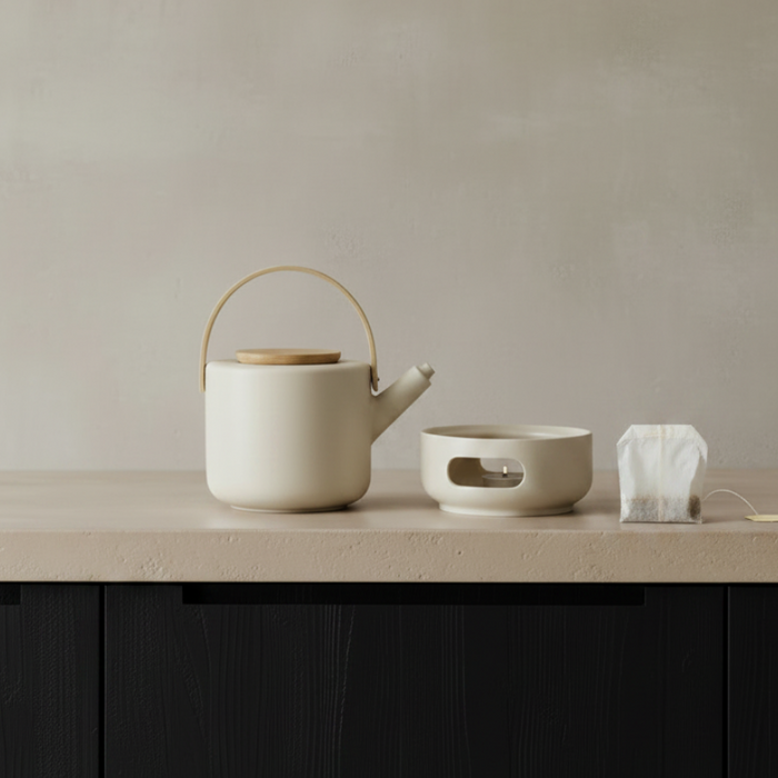 Theo Teapot & Warmer — Zoomed with Tea Bag