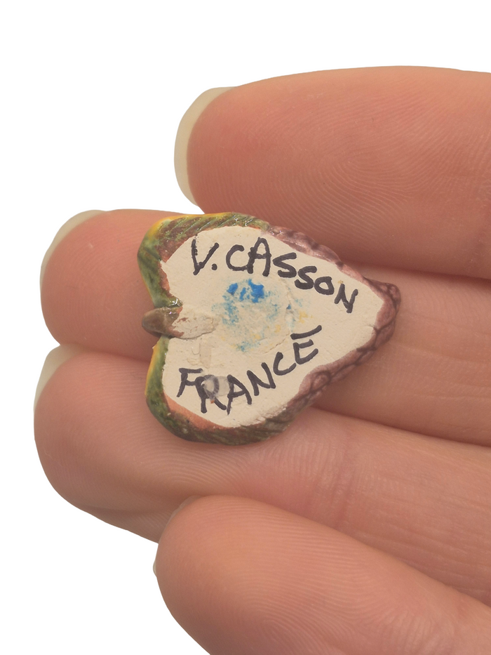 Valerie Casson – Handsculpted & Handpainted Grape Plate