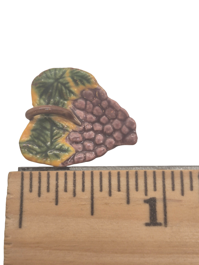 Valerie Casson – Handsculpted & Handpainted Grape Plate