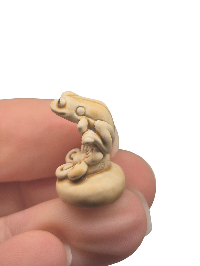 Zadar – Unpainted Frog Figurine